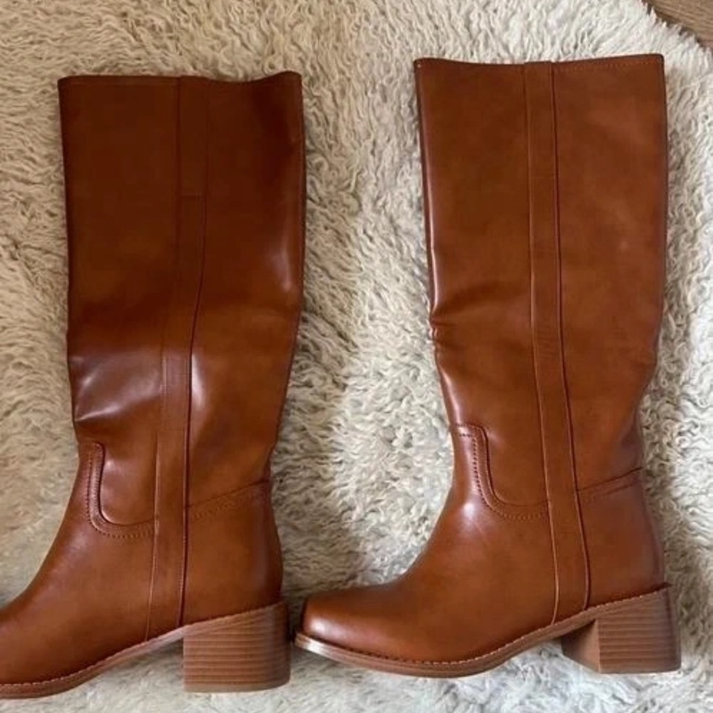 Elegant Tan Heeled Boots